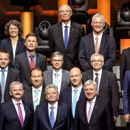 The winners of the Fraunhofer prizes 2015 together with the President of the Fraunhofer-Gesellschaft, Professor Reimund Neugebauer, and the Federal President, Joachim Gauck | ©Torsten Silz/Fraunhofer