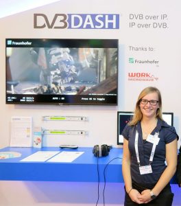 Fraunhofer Mitarbeiterin Nicole Winkler am DVB DASH Stand © Peter Siebert