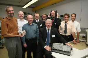 The mp3-Team (from left to right): Harald Popp, Stefan Krägeloh, Hartmut Schott, Bernhard Grill, Heinz Gerhäuser, Ernst Eberlein, Karlheinz Brandenburg und Thomas Sporer, Jürgen Herre | ©Fraunhofer IIS/Kurt Fuchs foto by Kurt Fuchs, Am Weichselgarte n 23, 91058 Erlange n , Tel. 09131-777740 www.fuchs-foto.de